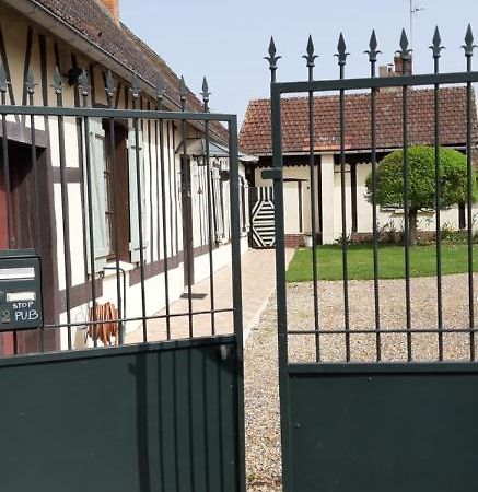 Chez Josie, Gîte et jardin privé, indépendant, calme, parking gratuit, Francheville  Extérieur photo