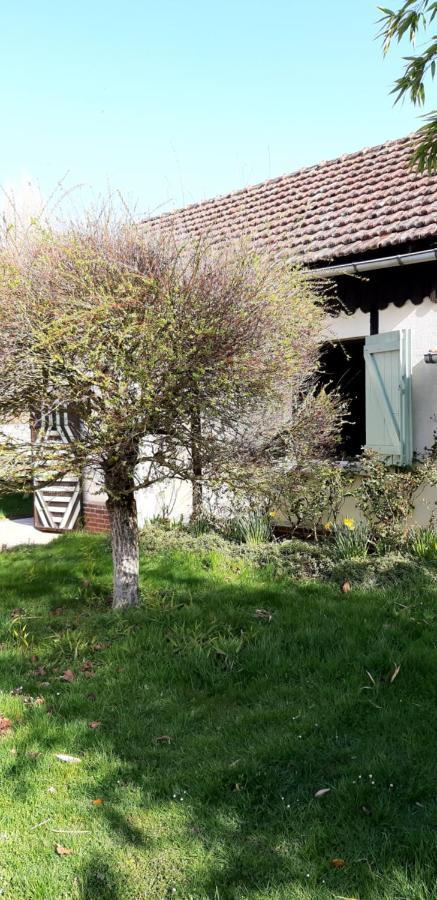Chez Josie, Gîte et jardin privé, indépendant, calme, parking gratuit, Francheville  Extérieur photo