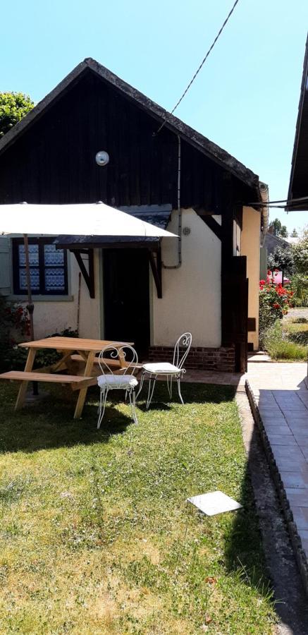 Chez Josie, Gîte et jardin privé, indépendant, calme, parking gratuit, Francheville  Extérieur photo