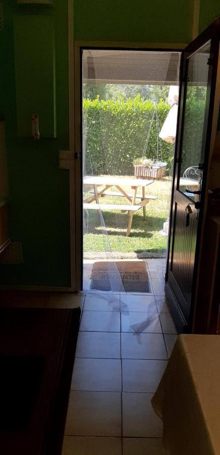 Chez Josie, Gîte et jardin privé, indépendant, calme, parking gratuit, Francheville  Extérieur photo