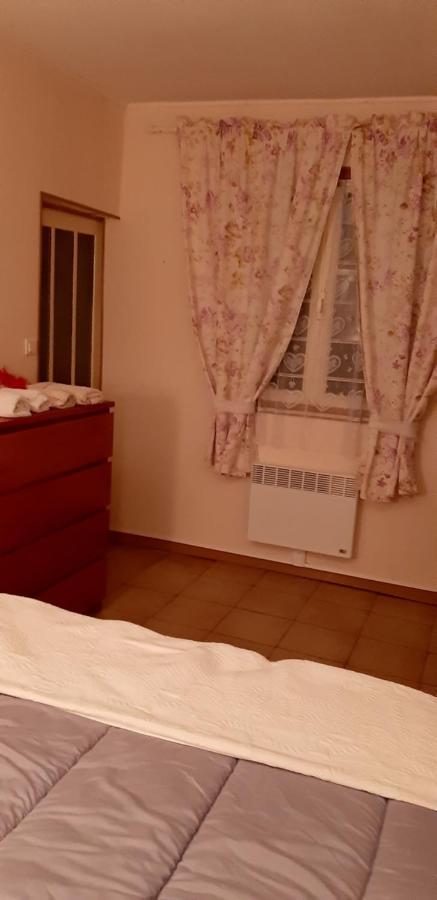 Chez Josie, Gîte et jardin privé, indépendant, calme, parking gratuit, Francheville  Extérieur photo