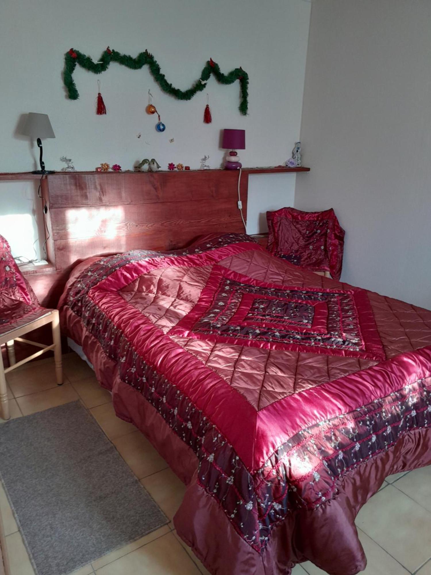 Chez Josie, Gîte et jardin privé, indépendant, calme, parking gratuit, Francheville  Extérieur photo