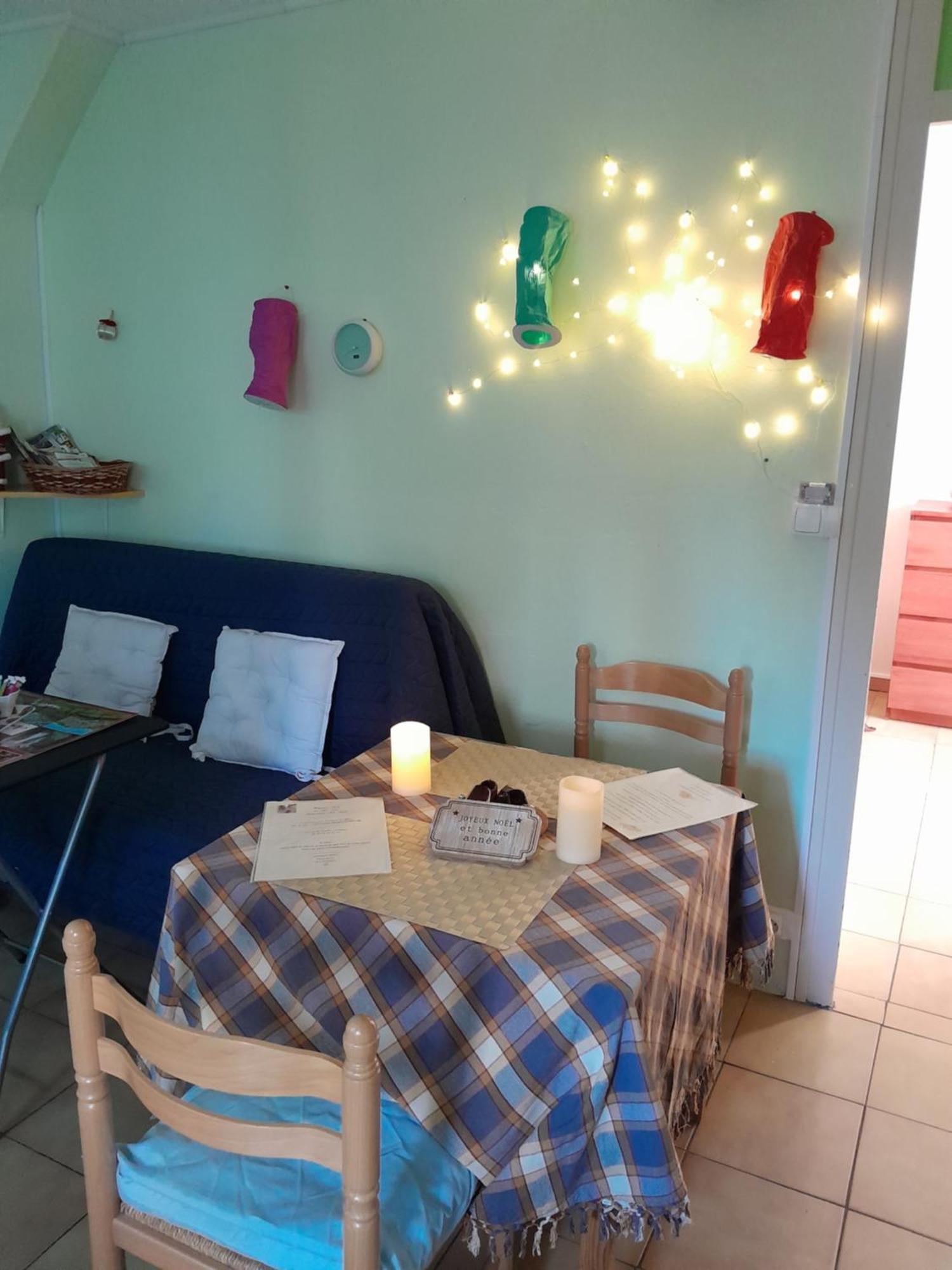 Chez Josie, Gîte et jardin privé, indépendant, calme, parking gratuit, Francheville  Extérieur photo
